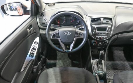 Hyundai Solaris II рестайлинг, 2014 год, 999 900 рублей, 12 фотография