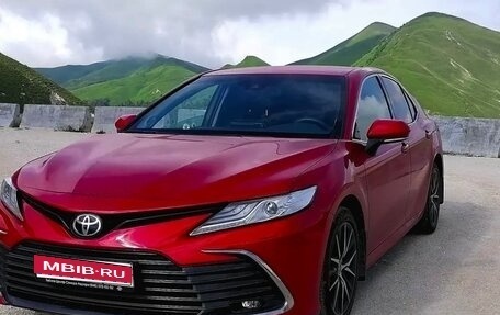 Toyota Camry, 2021 год, 3 550 000 рублей, 1 фотография