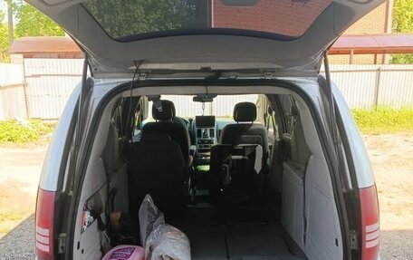 Chrysler Town & Country V рестайлинг, 2010 год, 1 150 000 рублей, 4 фотография