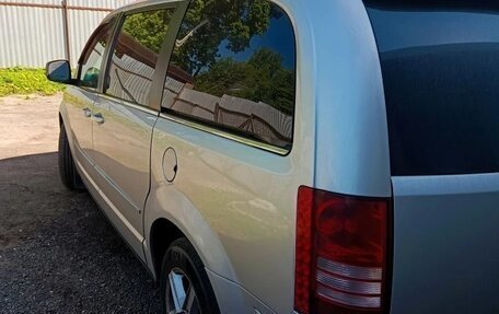 Chrysler Town & Country V рестайлинг, 2010 год, 1 150 000 рублей, 3 фотография