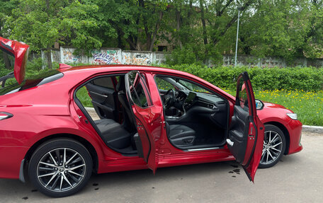 Toyota Camry, 2021 год, 3 550 000 рублей, 6 фотография