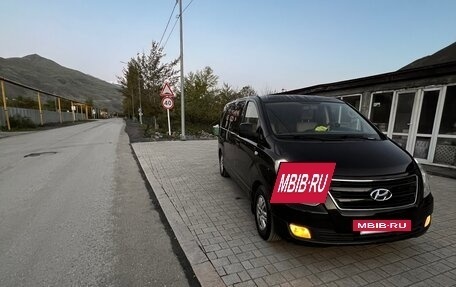 Hyundai H-1 II рестайлинг, 2016 год, 2 530 000 рублей, 4 фотография
