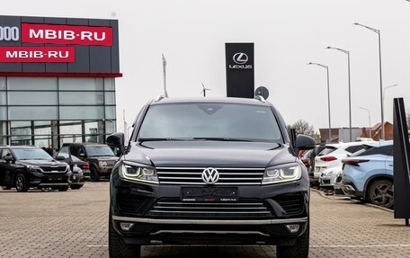 Volkswagen Touareg III, 2015 год, 2 465 000 рублей, 2 фотография