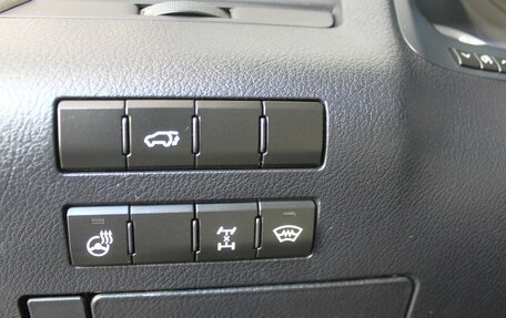 Lexus RX IV рестайлинг, 2021 год, 4 650 000 рублей, 16 фотография