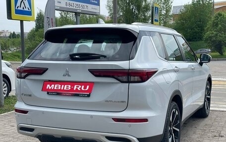 Mitsubishi Outlander, 2023 год, 3 875 000 рублей, 5 фотография