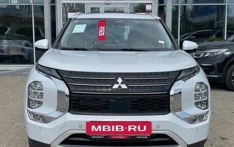 Mitsubishi Outlander, 2023 год, 3 875 000 рублей, 3 фотография