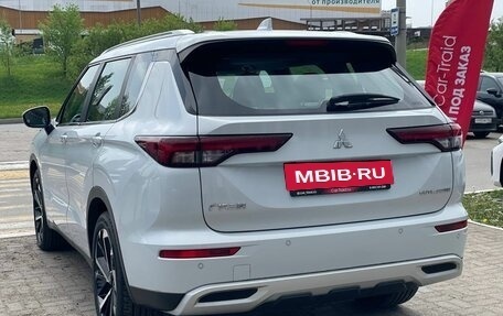 Mitsubishi Outlander, 2023 год, 3 875 000 рублей, 7 фотография