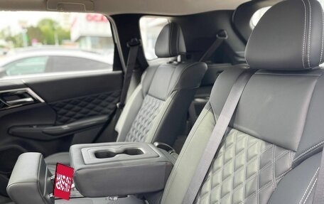 Mitsubishi Outlander, 2023 год, 3 875 000 рублей, 21 фотография