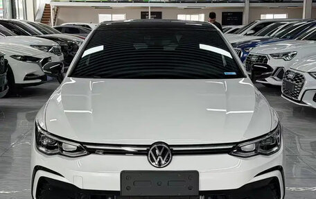 Volkswagen Golf VIII, 2023 год, 2 100 000 рублей, 2 фотография