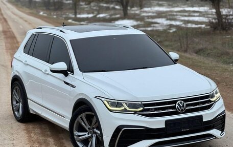 Volkswagen Tiguan II, 2022 год, 2 550 000 рублей, 2 фотография