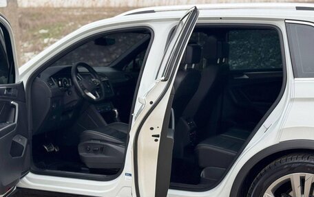 Volkswagen Tiguan II, 2022 год, 2 550 000 рублей, 10 фотография