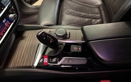BMW 5 серия, 2018 год, 3 790 000 рублей, 13 фотография