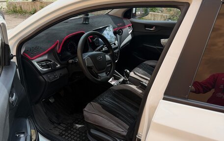 Hyundai Solaris II рестайлинг, 2018 год, 594 000 рублей, 3 фотография