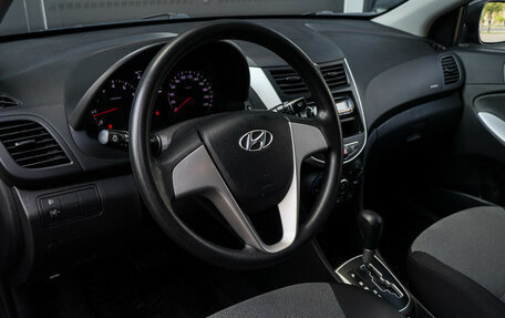 Hyundai Solaris II рестайлинг, 2013 год, 800 000 рублей, 12 фотография