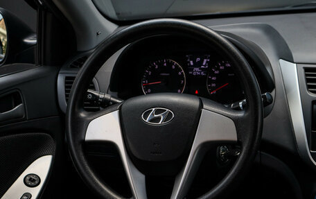 Hyundai Solaris II рестайлинг, 2013 год, 800 000 рублей, 11 фотография