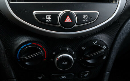 Hyundai Solaris II рестайлинг, 2013 год, 800 000 рублей, 15 фотография