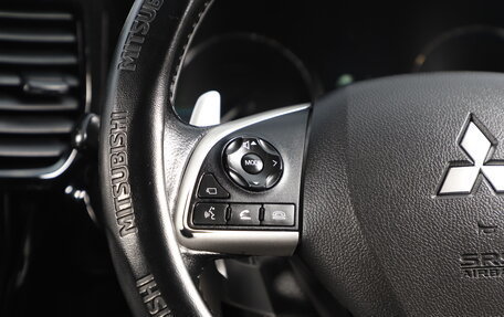 Mitsubishi Outlander III рестайлинг 3, 2014 год, 1 789 000 рублей, 13 фотография