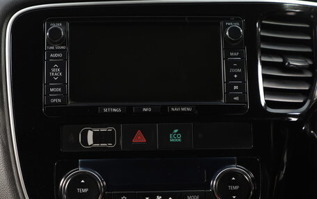 Mitsubishi Outlander III рестайлинг 3, 2014 год, 1 789 000 рублей, 11 фотография