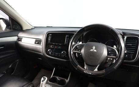 Mitsubishi Outlander III рестайлинг 3, 2014 год, 1 789 000 рублей, 10 фотография