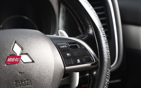 Mitsubishi Outlander III рестайлинг 3, 2014 год, 1 789 000 рублей, 14 фотография
