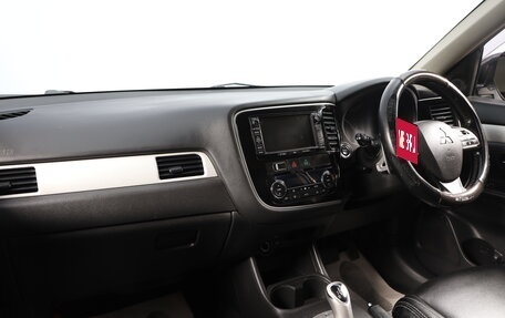 Mitsubishi Outlander III рестайлинг 3, 2014 год, 1 789 000 рублей, 8 фотография