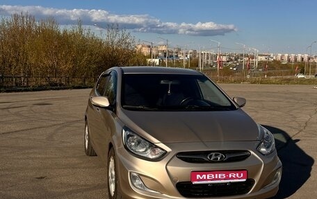 Hyundai Solaris II рестайлинг, 2012 год, 625 000 рублей, 1 фотография