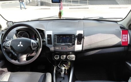 Mitsubishi Outlander III рестайлинг 3, 2010 год, 980 000 рублей, 4 фотография
