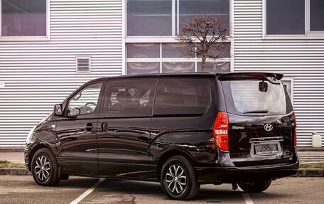 Hyundai Grand Starex Grand Starex I рестайлинг 2, 2014 год, 1 455 000 рублей, 4 фотография