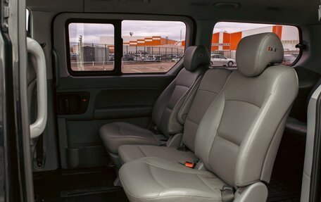 Hyundai Grand Starex Grand Starex I рестайлинг 2, 2014 год, 1 455 000 рублей, 16 фотография