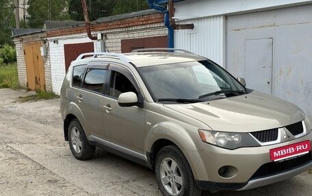 Mitsubishi Outlander III рестайлинг 3, 2007 год, 1 050 000 рублей, 2 фотография