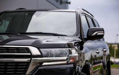 Toyota Land Cruiser 200, 2020 год, 7 900 000 рублей, 2 фотография
