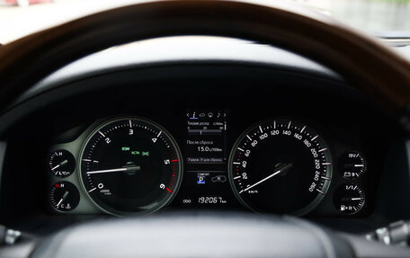Toyota Land Cruiser 200, 2020 год, 7 900 000 рублей, 13 фотография