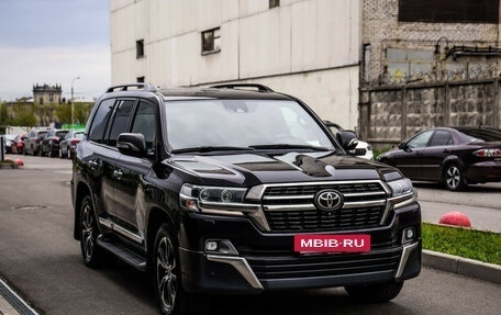 Toyota Land Cruiser 200, 2020 год, 7 900 000 рублей, 5 фотография