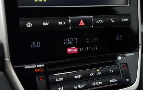 Toyota Land Cruiser 200, 2020 год, 7 900 000 рублей, 15 фотография