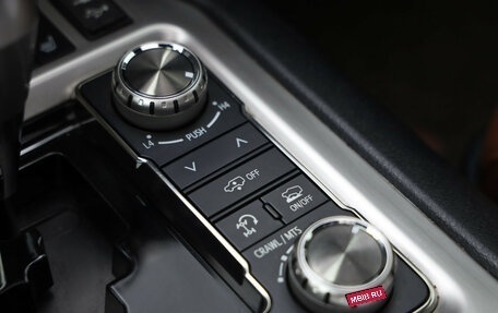 Toyota Land Cruiser 200, 2020 год, 7 900 000 рублей, 20 фотография
