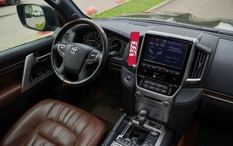Toyota Land Cruiser 200, 2020 год, 7 900 000 рублей, 10 фотография
