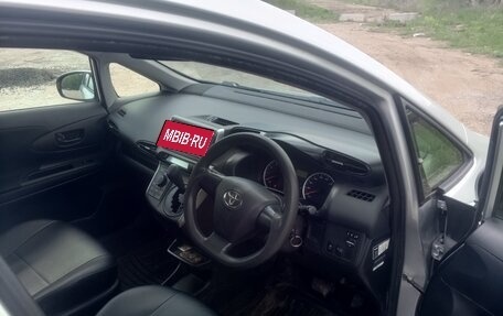 Toyota Wish II, 2015 год, 1 400 000 рублей, 9 фотография