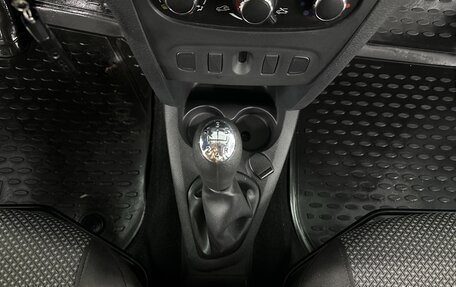 Renault Logan II, 2016 год, 735 000 рублей, 14 фотография