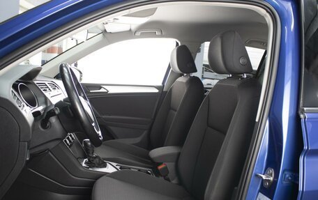 Volkswagen Tiguan II, 2019 год, 2 390 000 рублей, 8 фотография