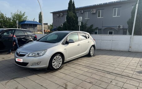 Opel Astra J, 2011 год, 700 000 рублей, 3 фотография