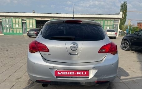 Opel Astra J, 2011 год, 700 000 рублей, 6 фотография