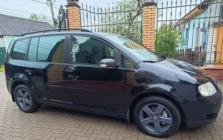 Volkswagen Touran III, 2006 год, 470 000 рублей, 3 фотография