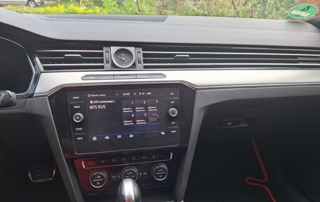 Volkswagen Passat B8 рестайлинг, 2019 год, 2 350 000 рублей, 6 фотография