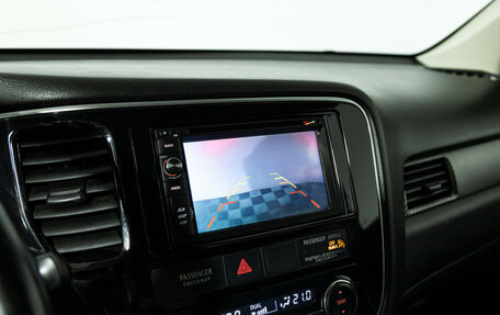 Mitsubishi Outlander III рестайлинг 3, 2015 год, 1 549 777 рублей, 15 фотография