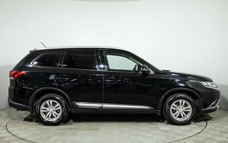 Mitsubishi Outlander III рестайлинг 3, 2015 год, 1 549 777 рублей, 4 фотография