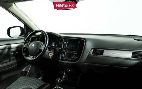 Mitsubishi Outlander III рестайлинг 3, 2015 год, 1 549 777 рублей, 9 фотография