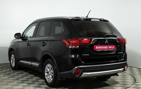 Mitsubishi Outlander III рестайлинг 3, 2015 год, 1 549 777 рублей, 7 фотография