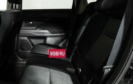 Mitsubishi Outlander III рестайлинг 3, 2015 год, 1 549 777 рублей, 10 фотография