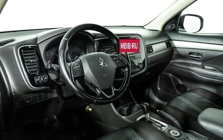 Mitsubishi Outlander III рестайлинг 3, 2015 год, 1 549 777 рублей, 11 фотография