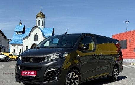 Peugeot Traveller I, 2018 год, 2 600 000 рублей, 1 фотография